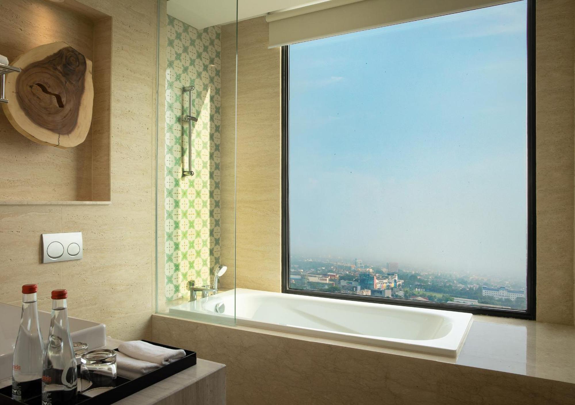 Trembesi Hotel سيربونغ المظهر الخارجي الصورة